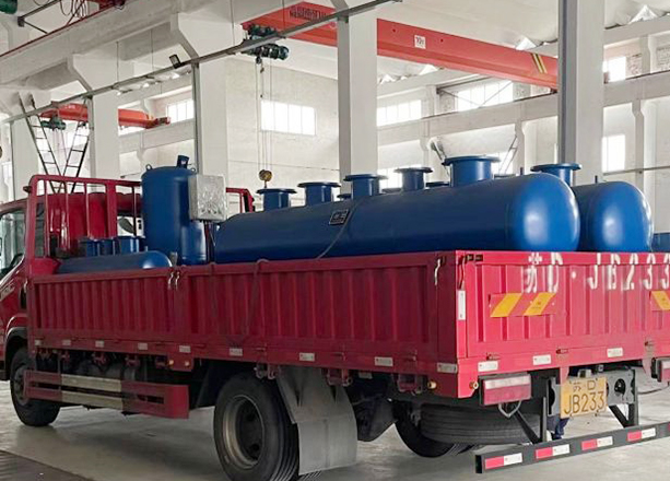 江蘇常州專車直達(dá)分集水器4臺，定壓補(bǔ)水機(jī)組1套