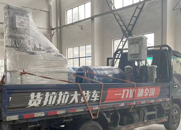 浙江東陽專車直達(dá)定壓補(bǔ)水機(jī)組和全自動加藥裝置各一套